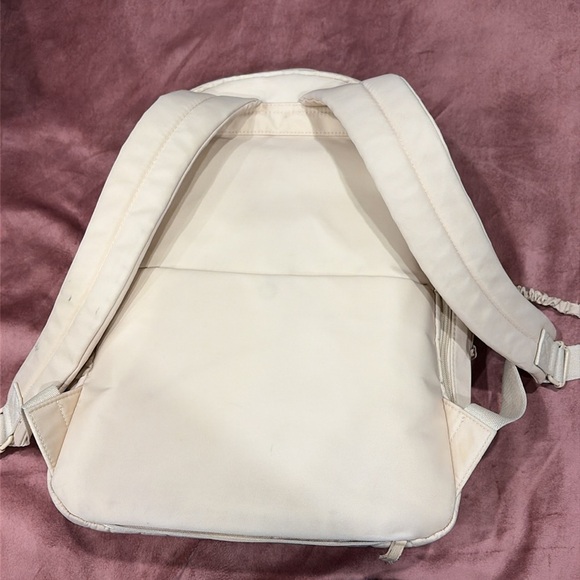 Beis Backpack - Picture 3 of 3